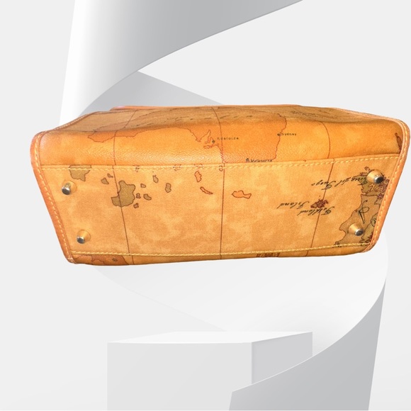 Alviero Martini Classic World Tan Bag - Picture 6 of 11